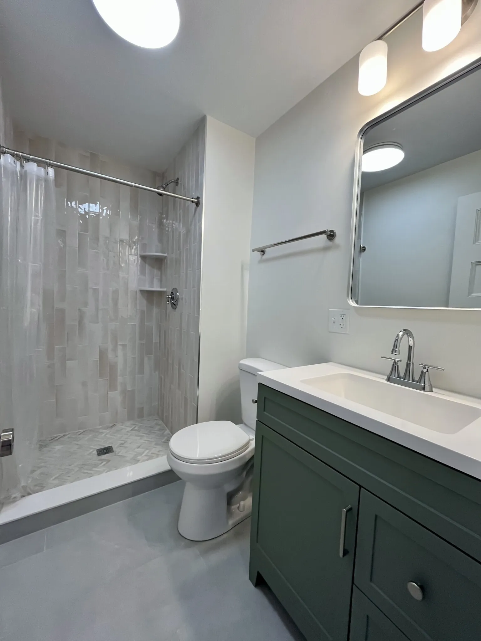4 bed, 2 bath apartment for rent at 370b Centre St Unit 2, Jamaica Plain — photo 4 of 9