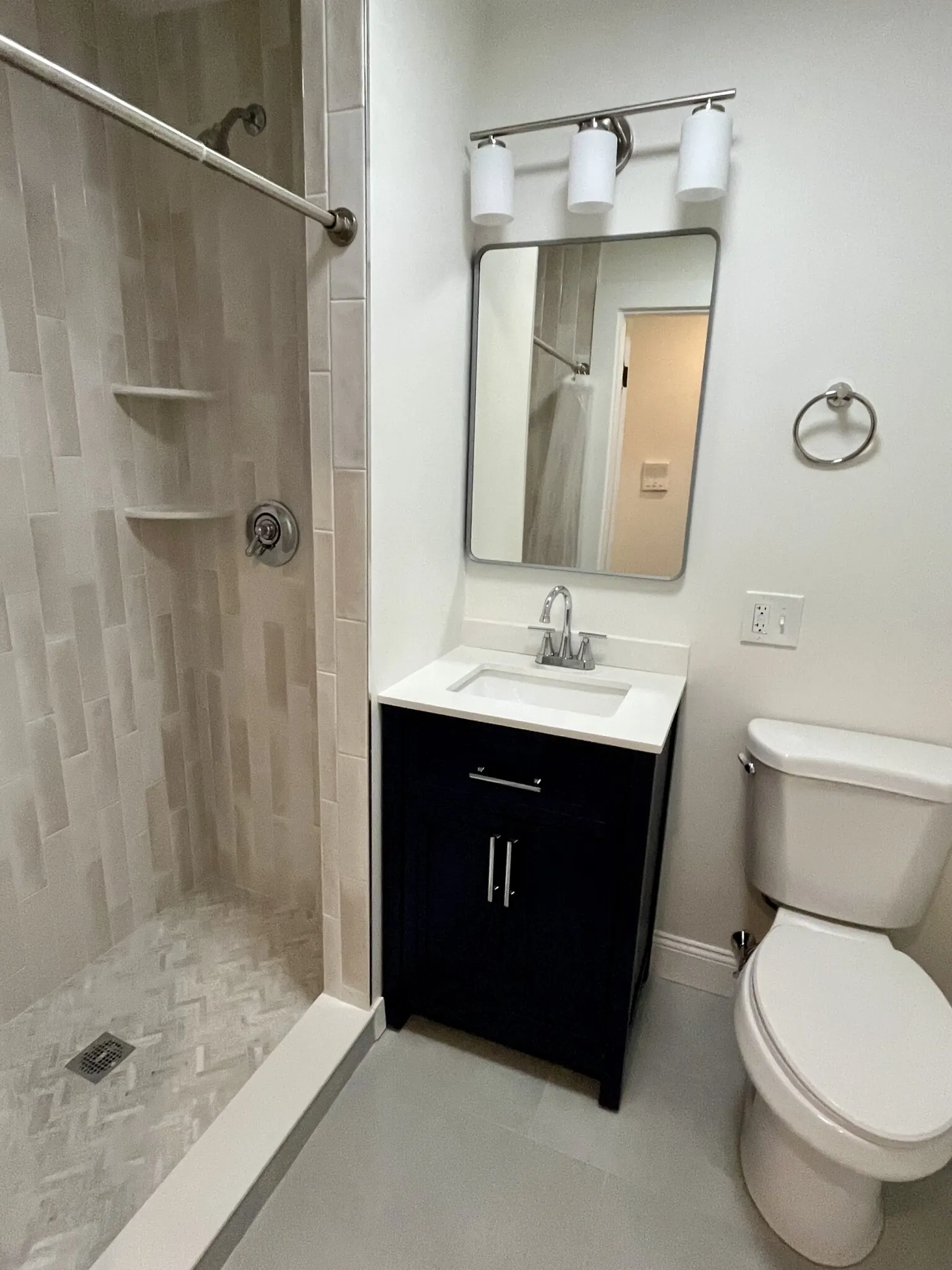 4 bed, 2 bath apartment for rent at 370b Centre St Unit 2, Jamaica Plain — photo 5 of 9