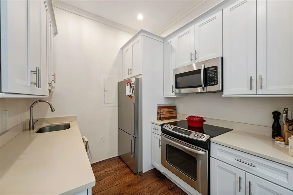 1 bed, 1 bath apartment for rent at 371 Beacon St Unit 5, Back Bay — photo 11 of 21