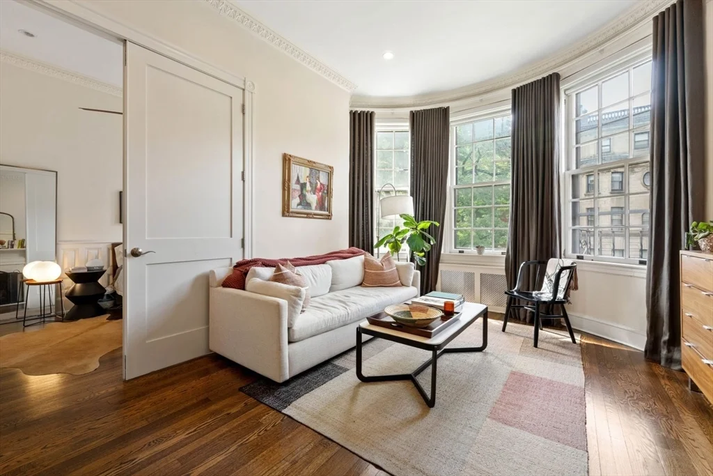 1 bed, 1 bath apartment for rent at 371 Beacon St Unit 5, Back Bay — photo 6 of 21