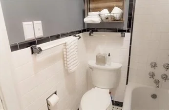 Studio bed, 1 bath apartment for rent at 371 Beacon Unit 3, Back Bay — photo 8 of 9