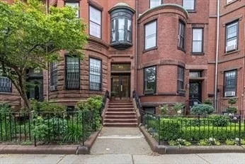Studio bed, 1 bath apartment for rent at 371 Beacon Unit 3, Back Bay