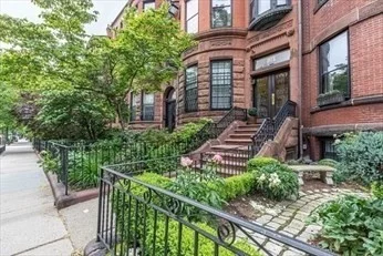 Studio bed, 1 bath apartment for rent at 371 Beacon Unit 3, Back Bay — photo 9 of 9
