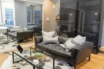 Studio bed, 1 bath apartment for rent at 371 Beacon Unit 3, Back Bay — photo 4 of 9