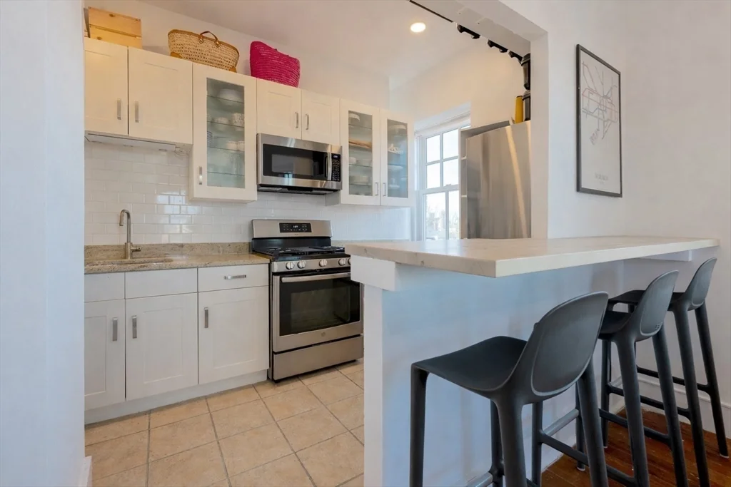2 bed, 1 bath apartment for rent at 371 Harvard St Unit 4B, Harvard Square — photo 6 of 17