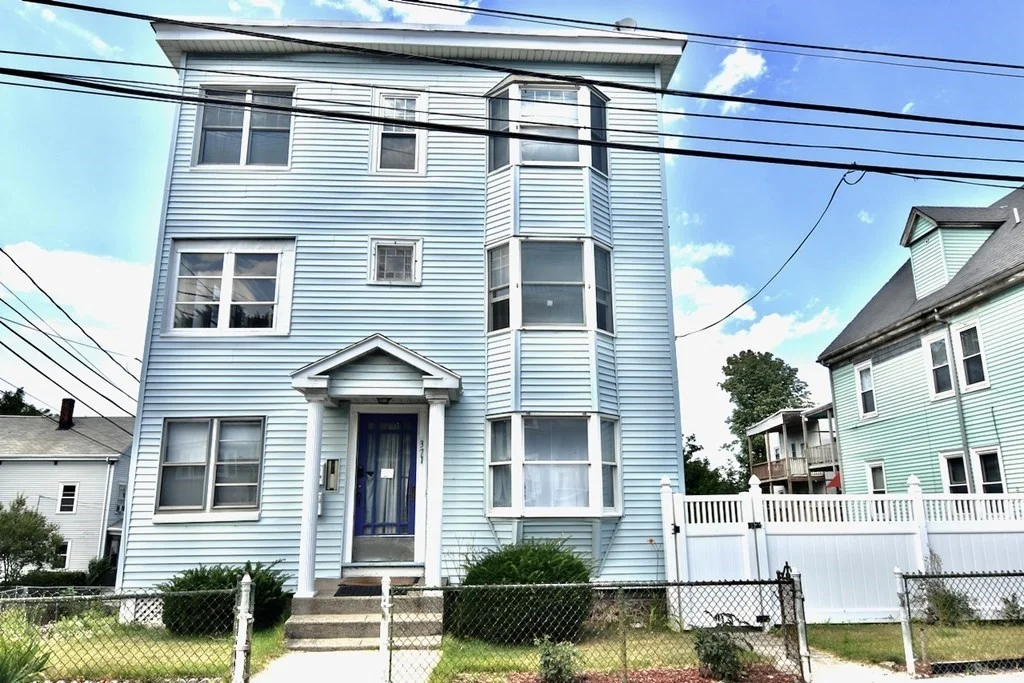 4 bed, 2 bath apartment for rent at 371 Savin Hill Unit 2, Dorchester — photo 1 of 31