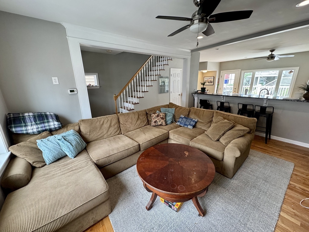 3 bed, 2 bath apartment for rent at 371 Silver St Unit single, South Boston — photo 4 of 33