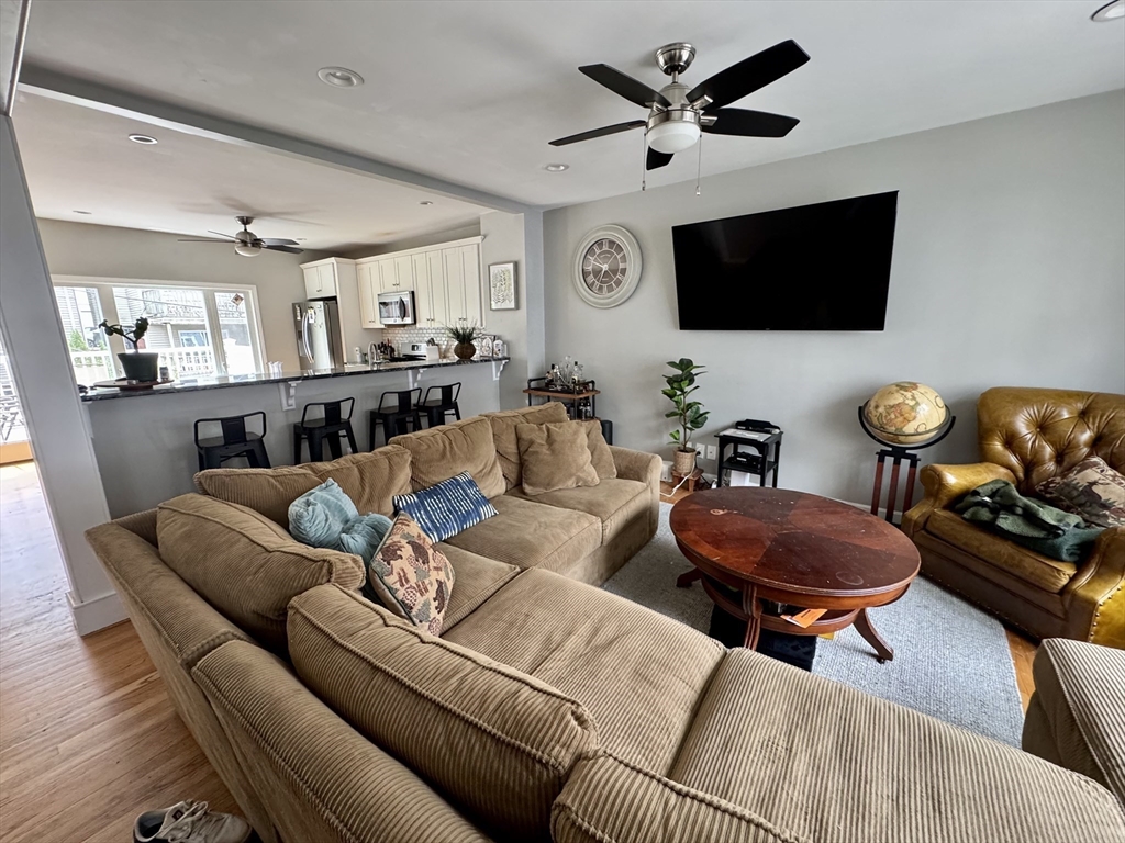 3 bed, 2 bath apartment for rent at 371 Silver St Unit single, South Boston — photo 7 of 33