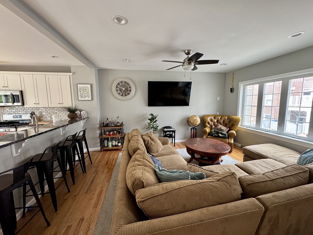 3 bed, 2 bath apartment for rent at 371 Silver St Unit single, South Boston — photo 2 of 33