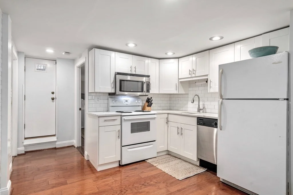 1 bed, 1 bath apartment for rent at 372 Bunker Hill St Unit 1, Charlestown — photo 3 of 14