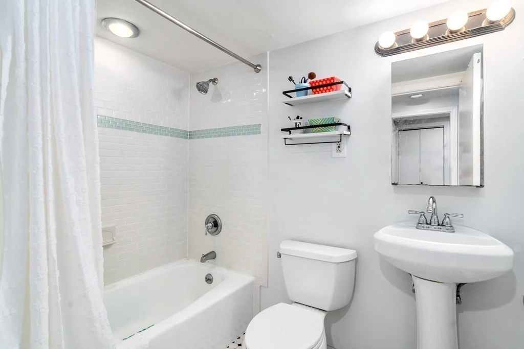 1 bed, 1 bath apartment for rent at 372 Bunker Hill St Unit 1, Charlestown — photo 9 of 14