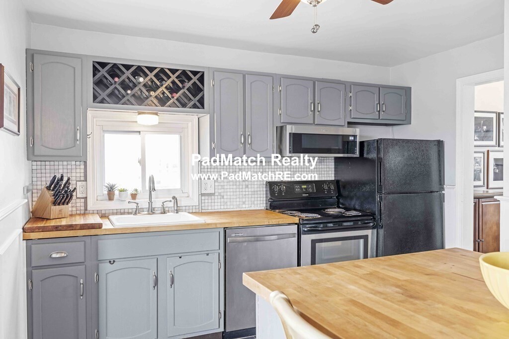 2 bed, 1 bath apartment for rent at 372 Bunker Hill St Unit 4, Boston — photo 4 of 14
