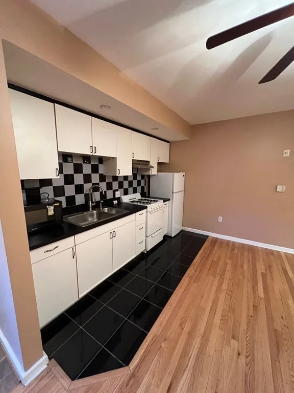 1 bed, 1 bath apartment for rent at 372 Dorchester Unit Front, South Boston — photo 7 of 14