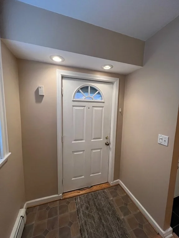 1 bed, 1 bath apartment for rent at 372 Dorchester Unit Front, South Boston — photo 2 of 14