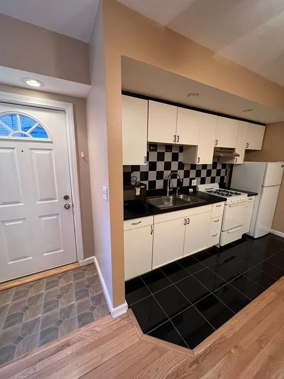 1 bed, 1 bath apartment for rent at 372 Dorchester Unit Front, South Boston — photo 6 of 14