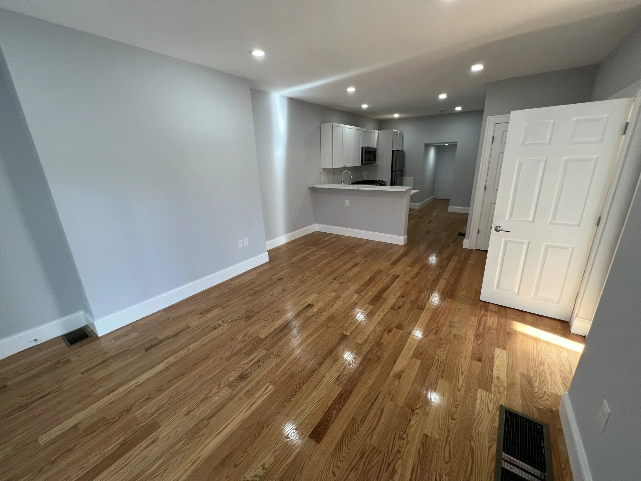 1 bed, 1 bath apartment for rent at 372 Oxford St Unit 1, Ward Two — photo 9 of 17