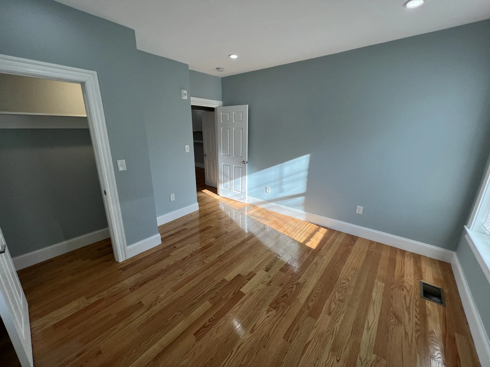 1 bed, 1 bath apartment for rent at 372 Oxford St Unit 1, Ward Two — photo 12 of 17
