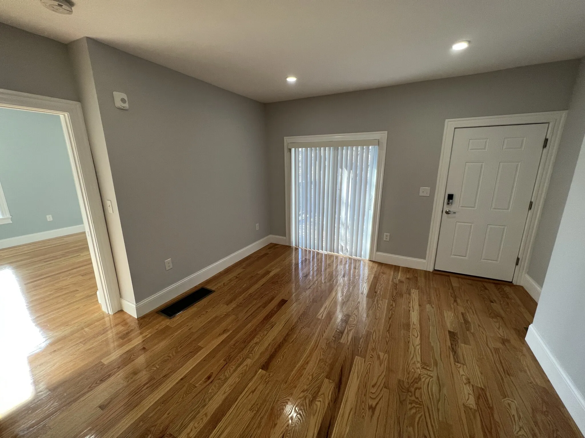 1 bed, 1 bath apartment for rent at 372 Oxford St Unit 1, Ward Two — photo 7 of 17