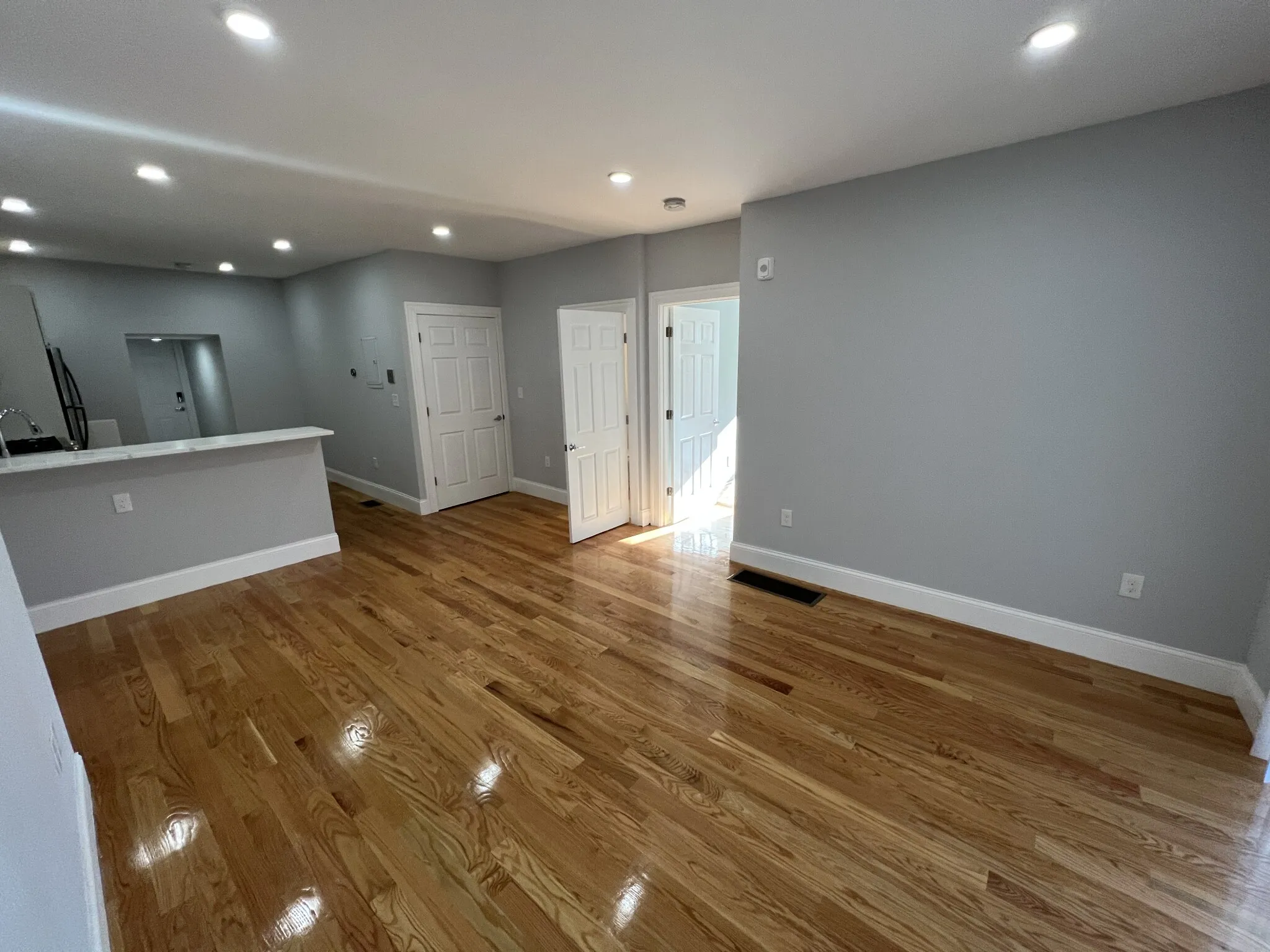 1 bed, 1 bath apartment for rent at 372 Oxford St Unit 1, Ward Two — photo 8 of 17