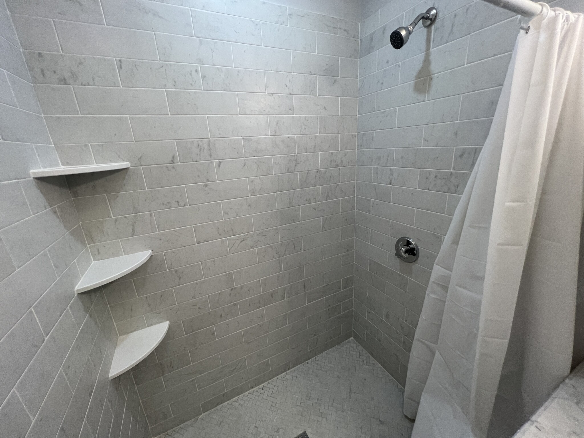 2 bed, 1 bath apartment for rent at 372 Oxford St Unit 5, Ward Two — photo 20 of 21