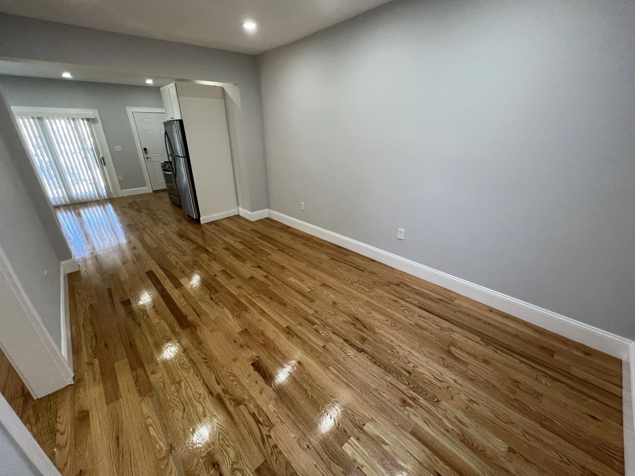 2 bed, 1 bath apartment for rent at 372 Oxford St Unit 6, Ward Two — photo 6 of 26