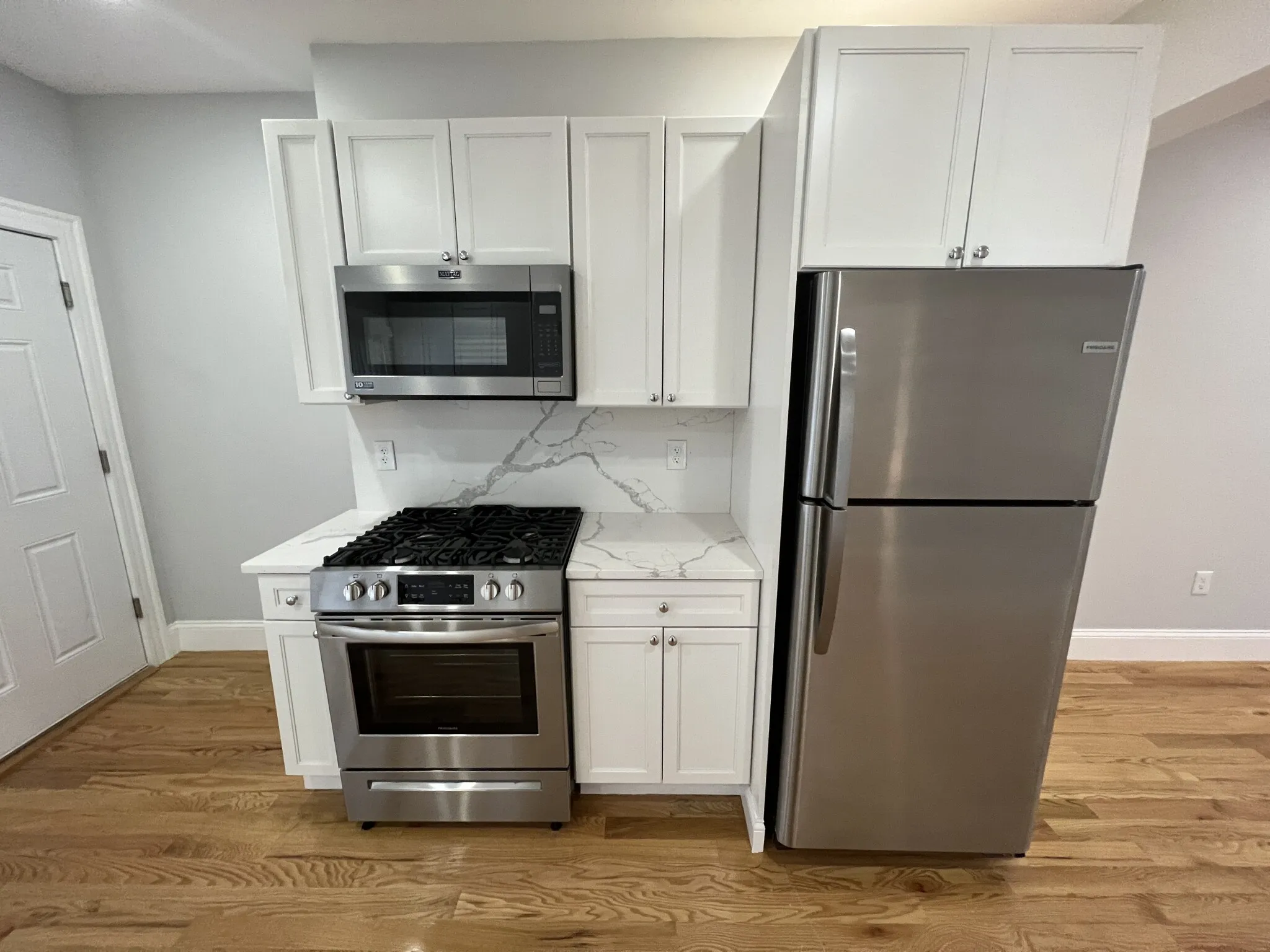 2 bed, 1 bath apartment for rent at 372 Oxford St Unit 6, Ward Two — photo 8 of 26