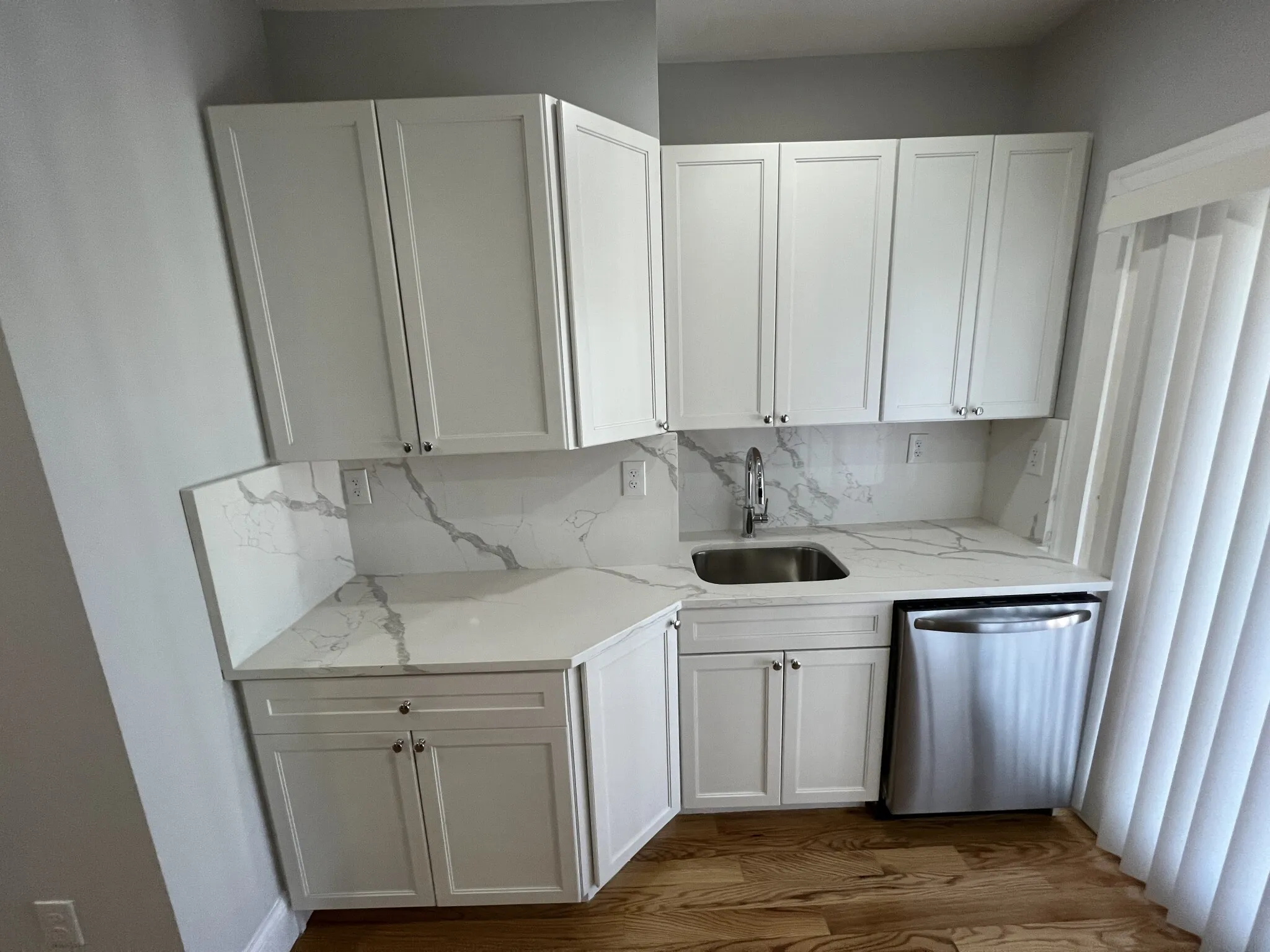 2 bed, 1 bath apartment for rent at 372 Oxford St Unit 6, Ward Two — photo 7 of 26