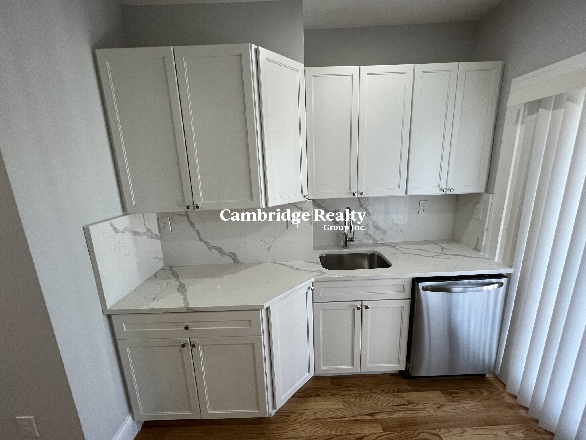 2 bed, 1 bath apartment for rent at 372 Oxford St Unit 6T, Ward Two — photo 5 of 26