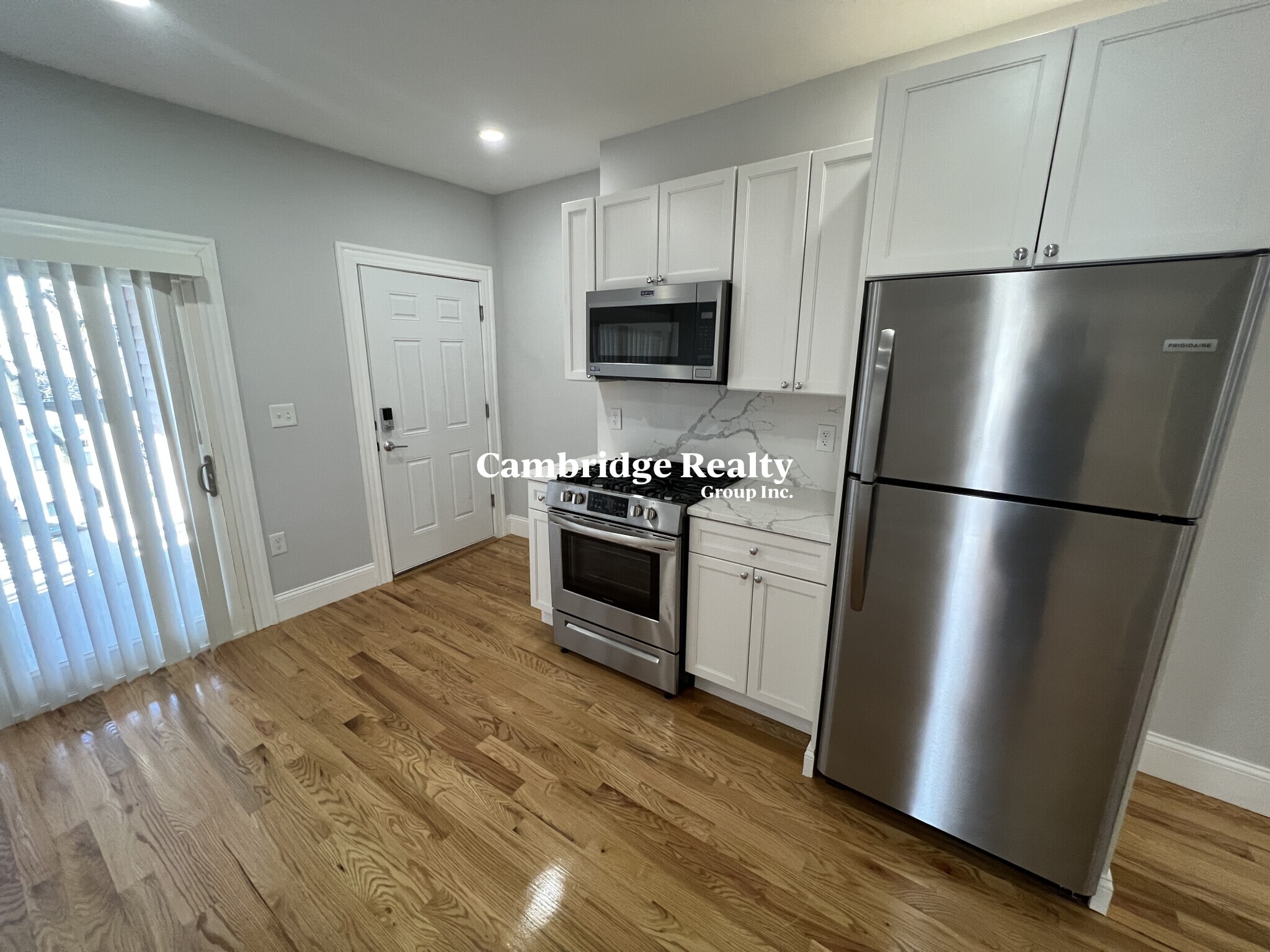 2 bed, 1 bath apartment for rent at 372 Oxford St Unit 6T, Ward Two