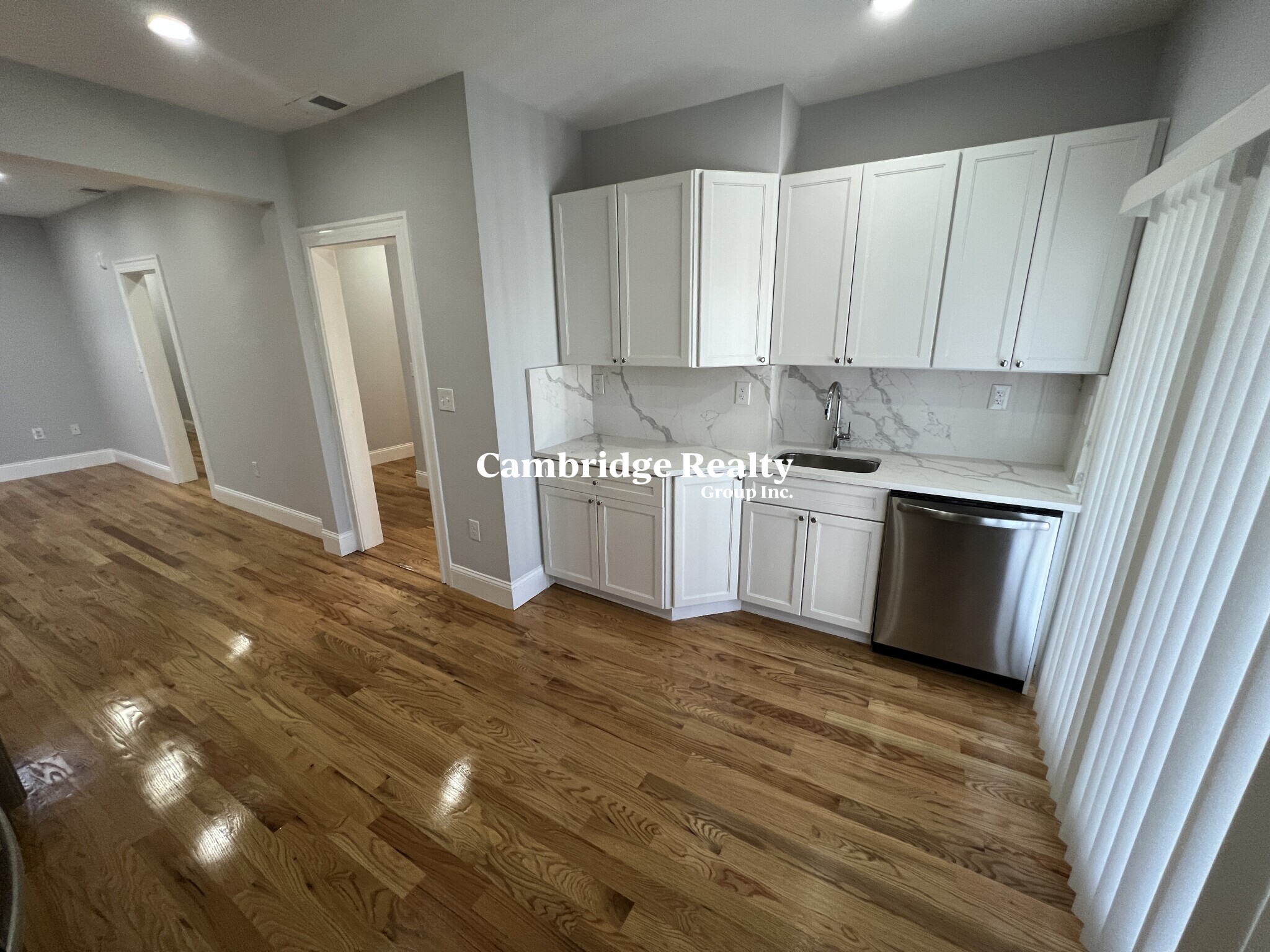 2 bed, 1 bath apartment for rent at 372 Oxford St Unit 6T, Ward Two — photo 3 of 26