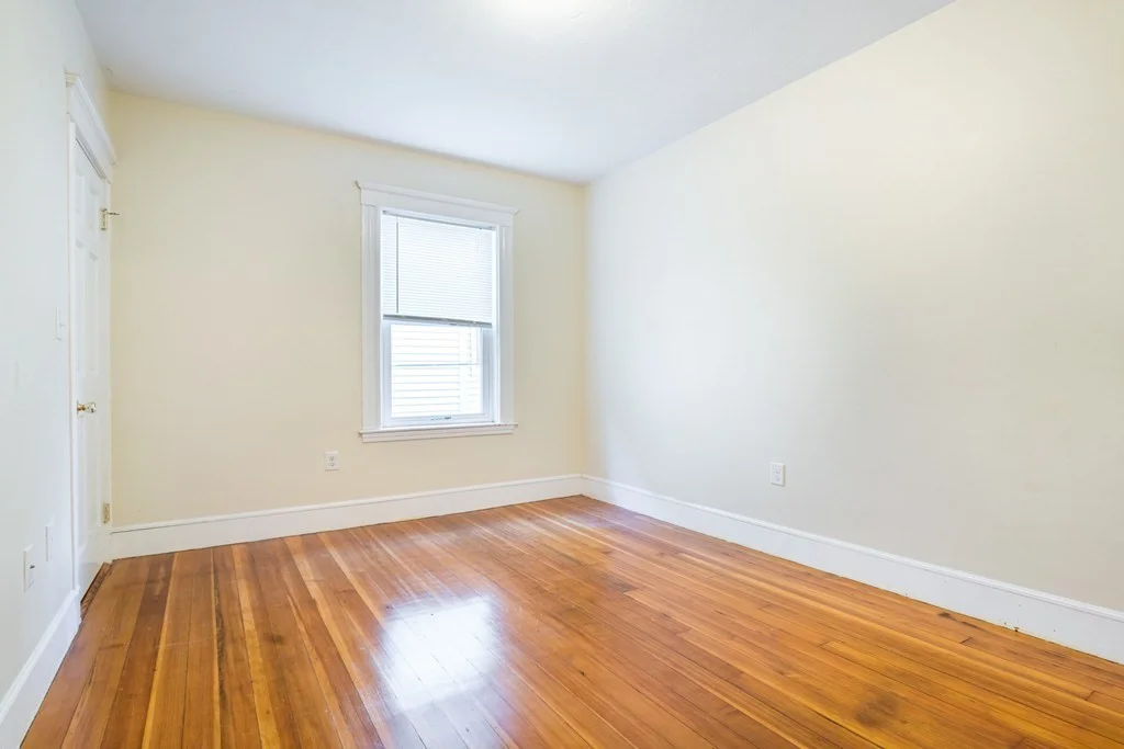 3 bed, 1 bath apartment for rent at 373 Centre St Unit 2, Dorchester — photo 9 of 16