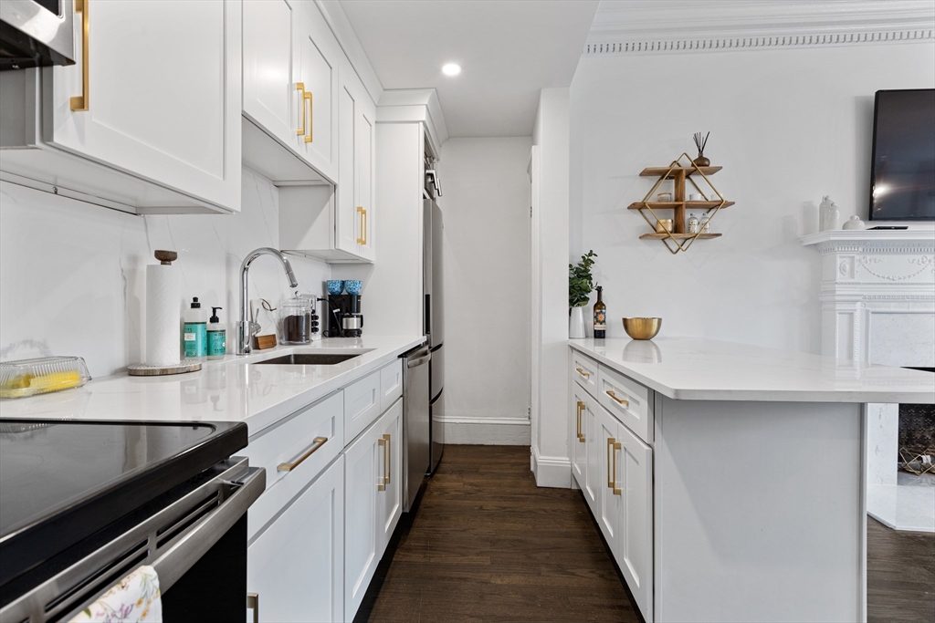2 bed, 1 bath apartment for rent at 373 Commonwealth Ave Unit 402, Back Bay — photo 5 of 11