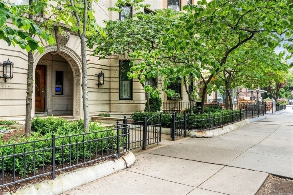 2 bed, 1 bath apartment for rent at 373 Commonwealth Ave Unit 501, Back Bay — photo 14 of 15