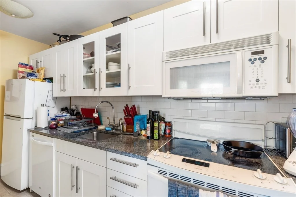 2 bed, 1 bath apartment for rent at 373 Commonwealth Ave Unit 501, Back Bay — photo 3 of 15