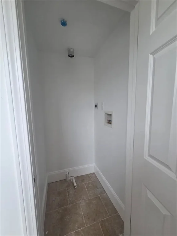 4 bed, 1 bath apartment for rent at 373 Crescent Ave Unit 3, Chelsea — photo 4 of 17