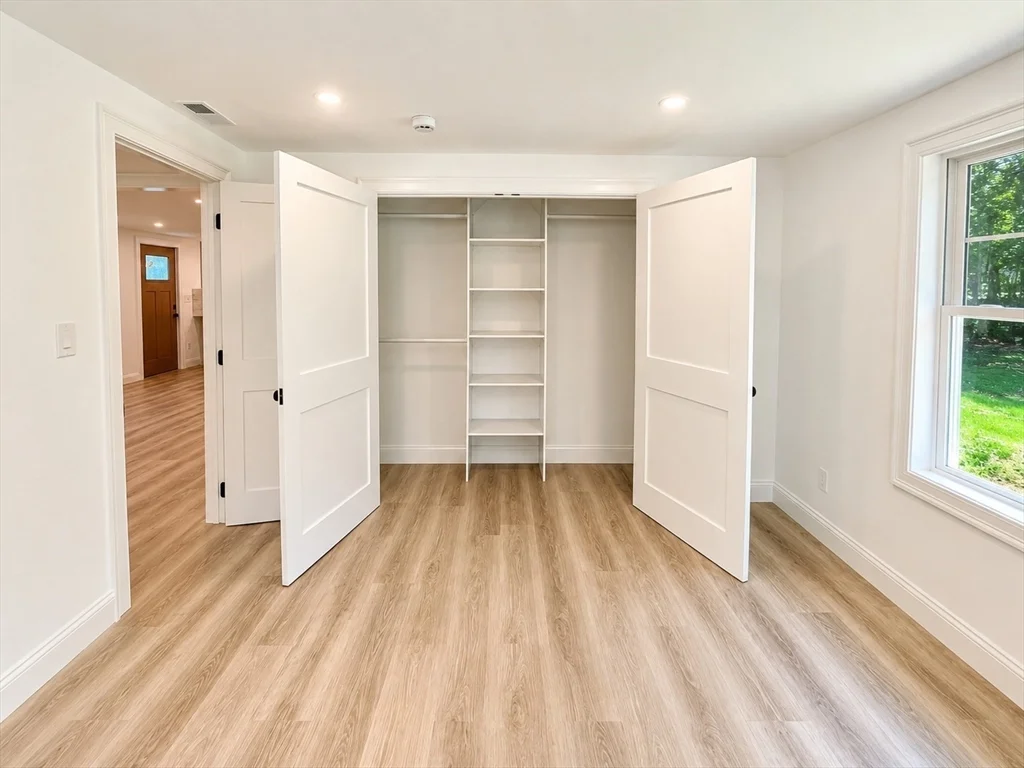 3 bed, 1 bath apartment for rent at 373 Eliot St, Ashland — photo 8 of 13