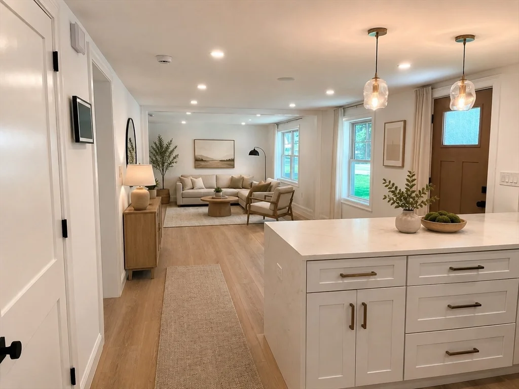 3 bed, 1 bath apartment for rent at 373 Eliot St, Ashland — photo 3 of 13