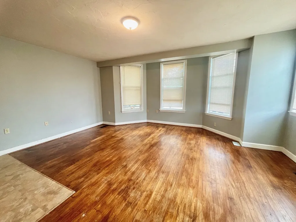 Studio bed, 1 bath apartment for rent at 373 Granite St Unit 3, Quincy — photo 4 of 8