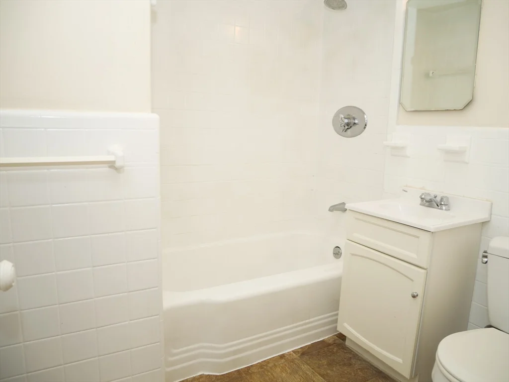 1 bed, 1 bath apartment for rent at 373 Harvard St Unit 6, North Brookline — photo 7 of 8