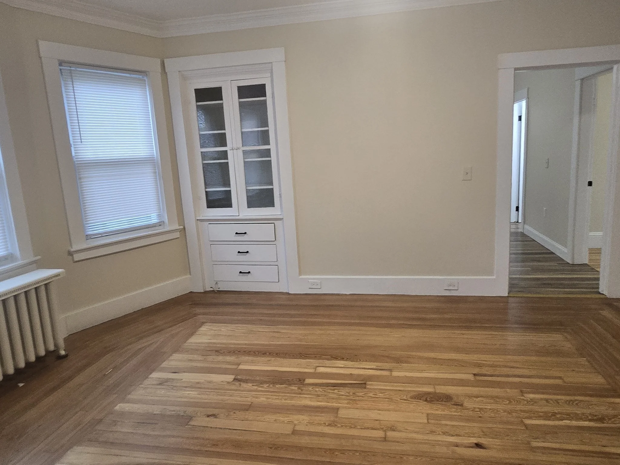 4 bed, 1 bath apartment for rent at 373 Hollis Unit 1, Framingham — photo 8 of 16