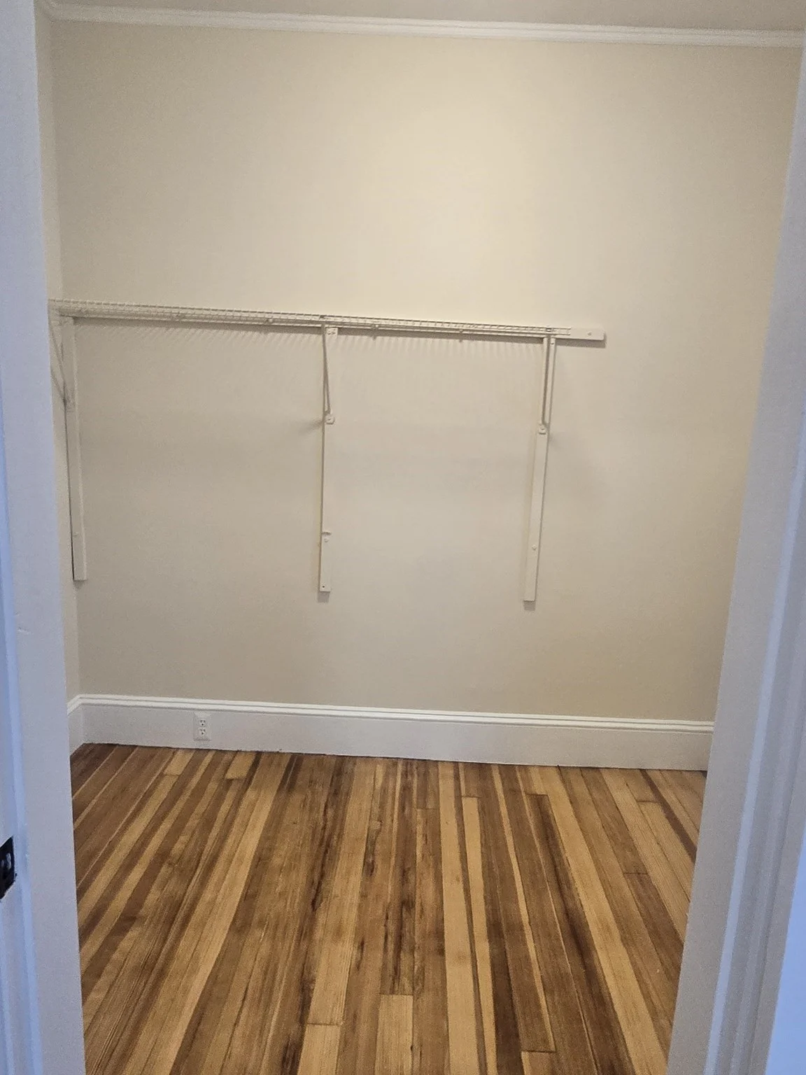 4 bed, 1 bath apartment for rent at 373 Hollis Unit 1, Framingham — photo 16 of 16