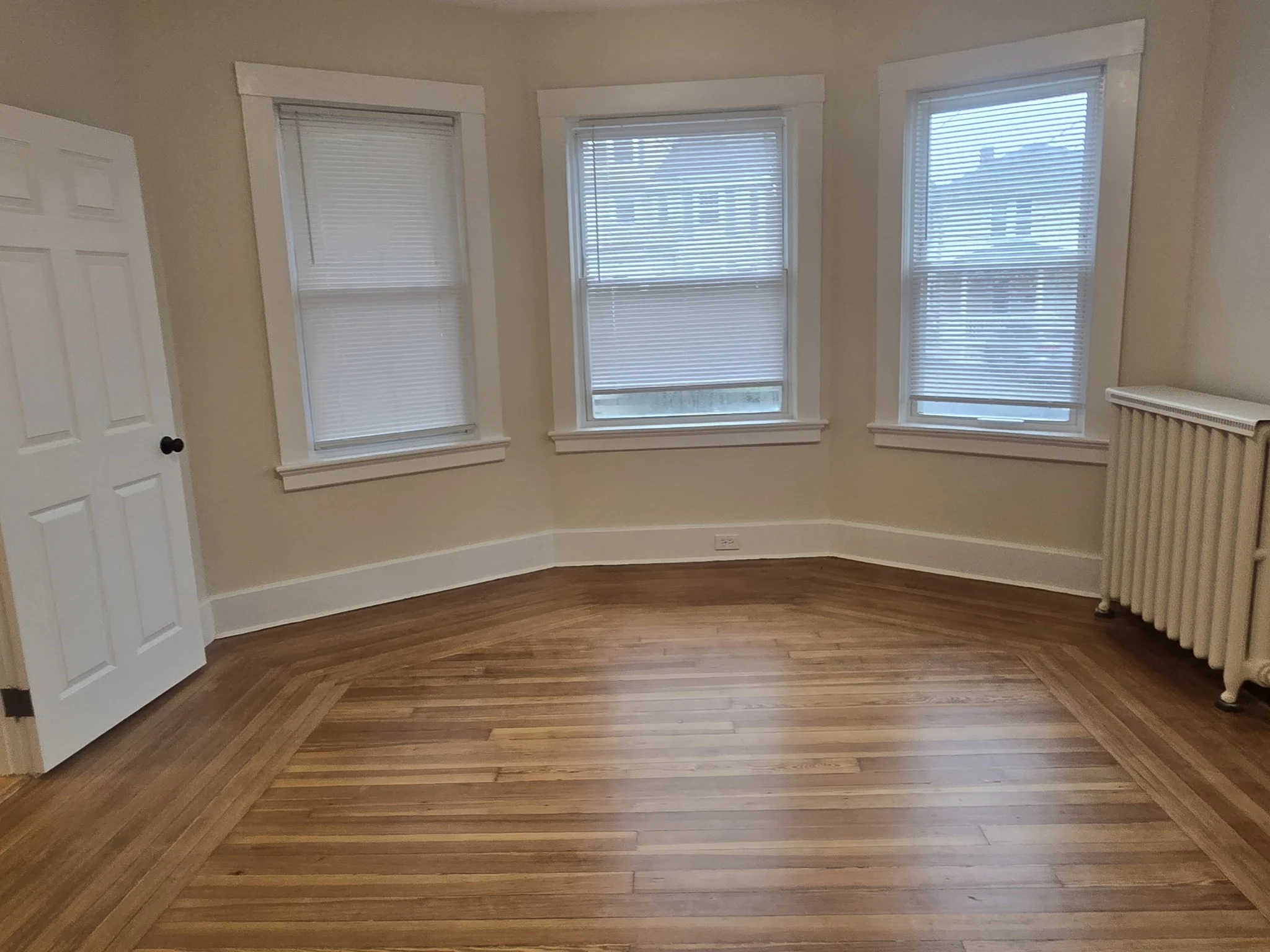 4 bed, 1 bath apartment for rent at 373 Hollis Unit 1, Framingham — photo 15 of 16