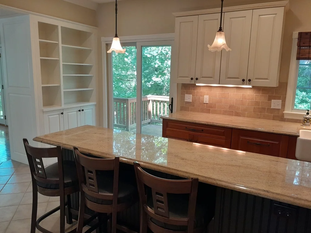 4 bed, 2 bath apartment for rent at 373 Littlefield Ln Unit 0, Marlborough — photo 11 of 36