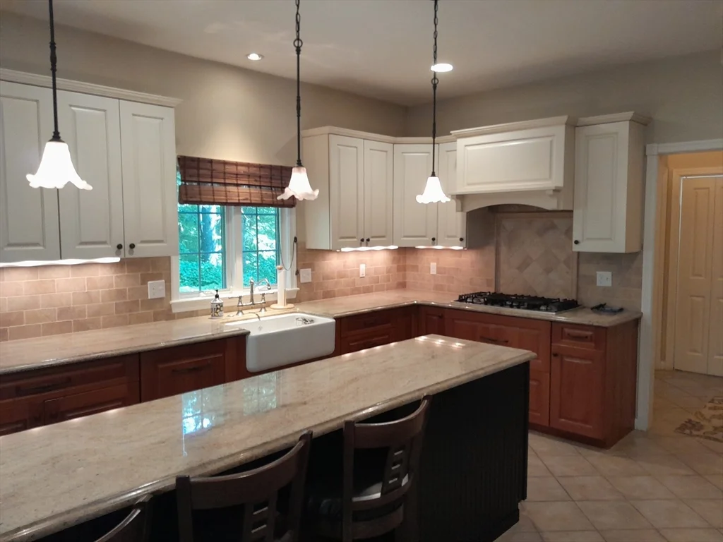 4 bed, 2 bath apartment for rent at 373 Littlefield Ln Unit 0, Marlborough — photo 6 of 36