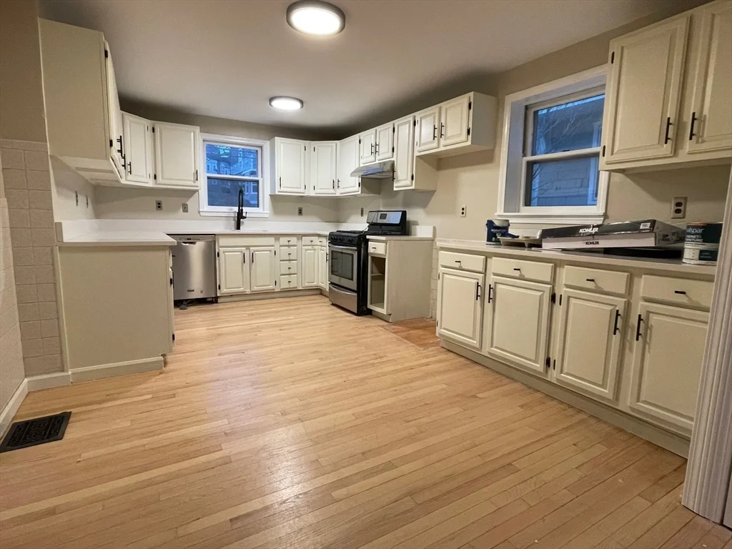 4 bed, 2 bath apartment for rent at 373 Pleasant, Melrose — photo 3 of 16