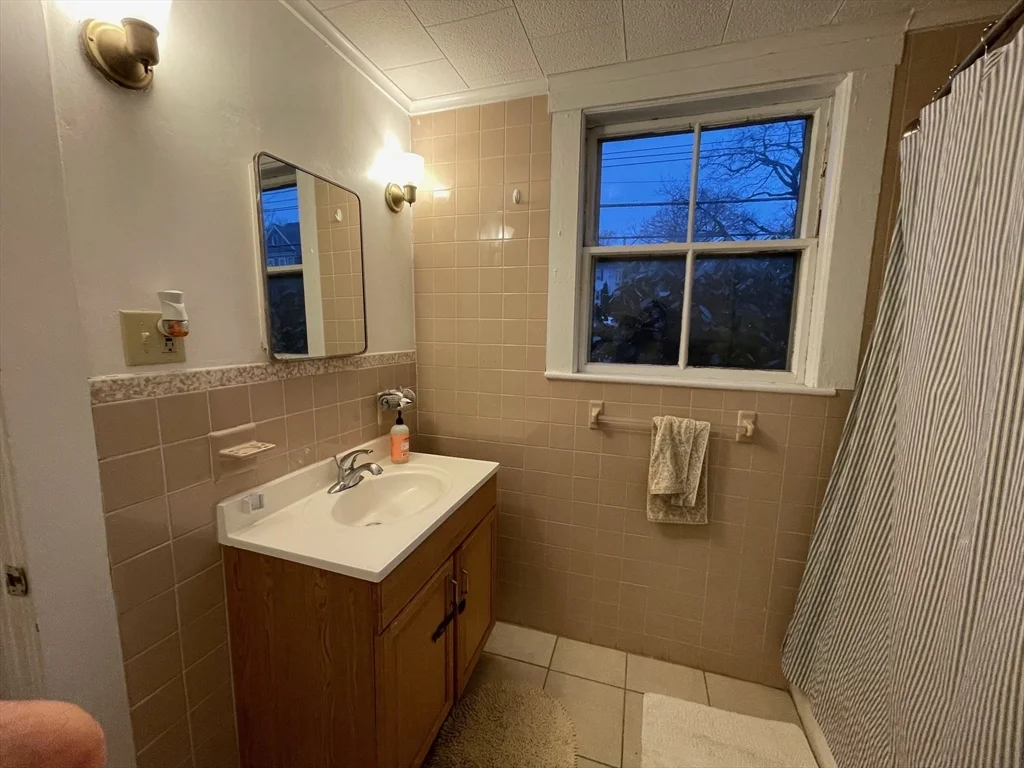 4 bed, 2 bath apartment for rent at 373 Pleasant, Melrose — photo 13 of 16