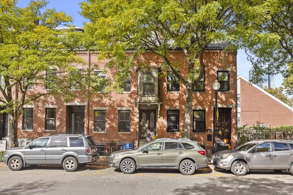 2 bed, 1 bath apartment for rent at 373 Shawmut Ave Unit 1, South End — photo 2 of 27