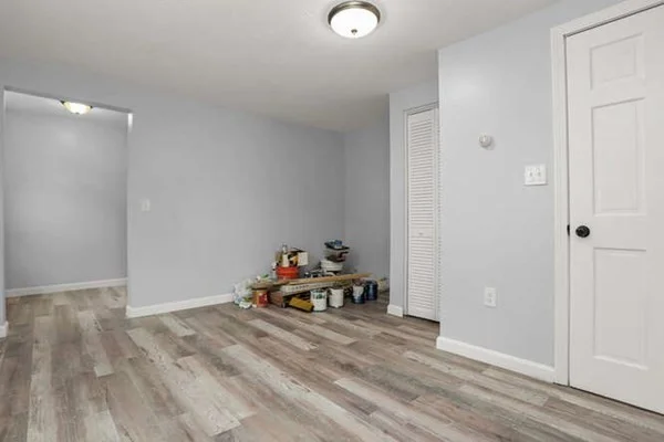 3 bed, 1 bath apartment for rent at 373 Washington St Unit 2, Central Square — photo 4 of 18