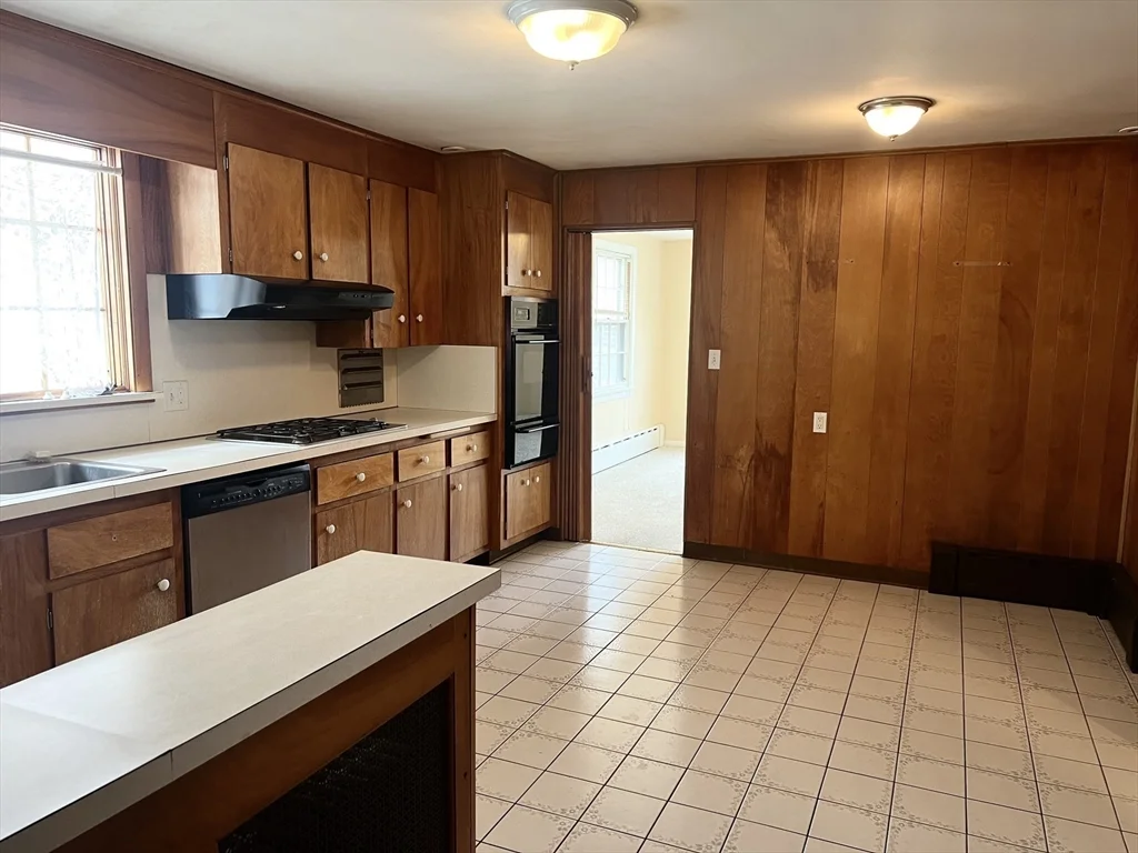 2 bed, 1 bath apartment for rent at 373 Winthrop St Unit 2, Winthrop — photo 3 of 15