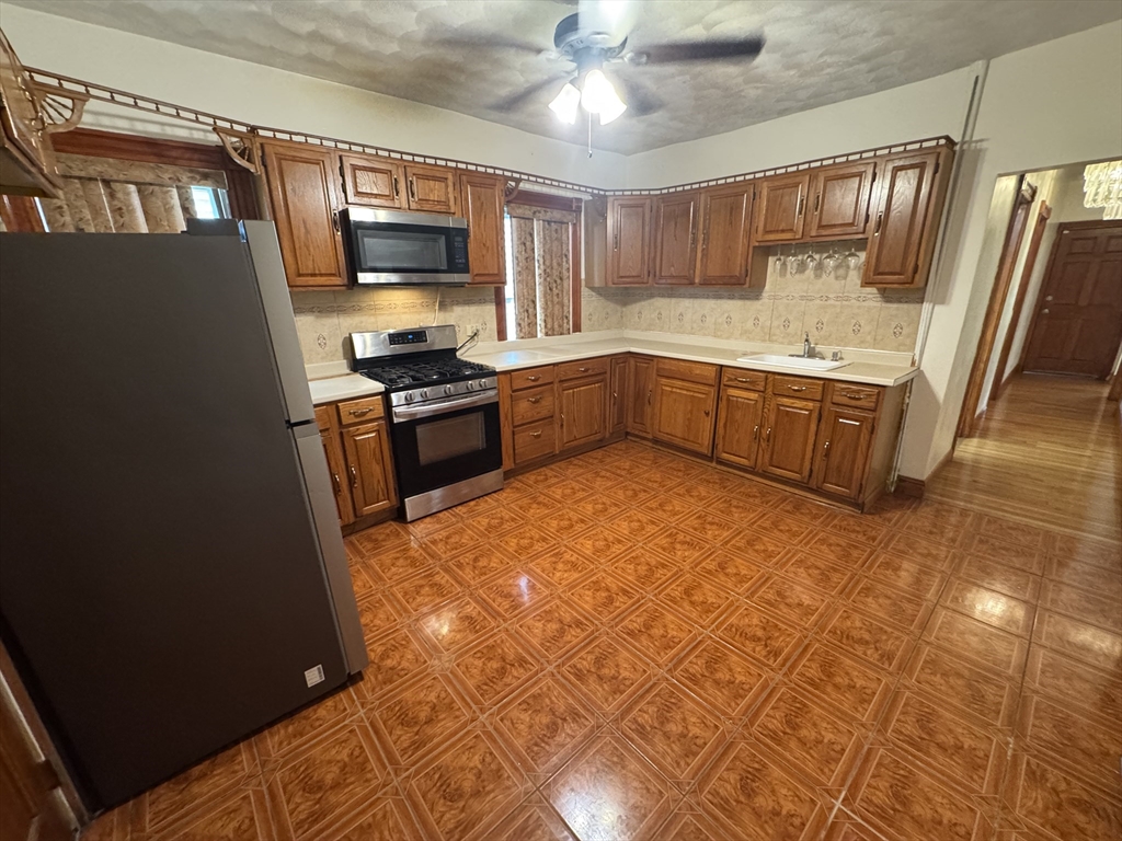 4 bed, 1 bath apartment for rent at 374 Bowdoin St Unit 1, Dorchester — photo 4 of 29